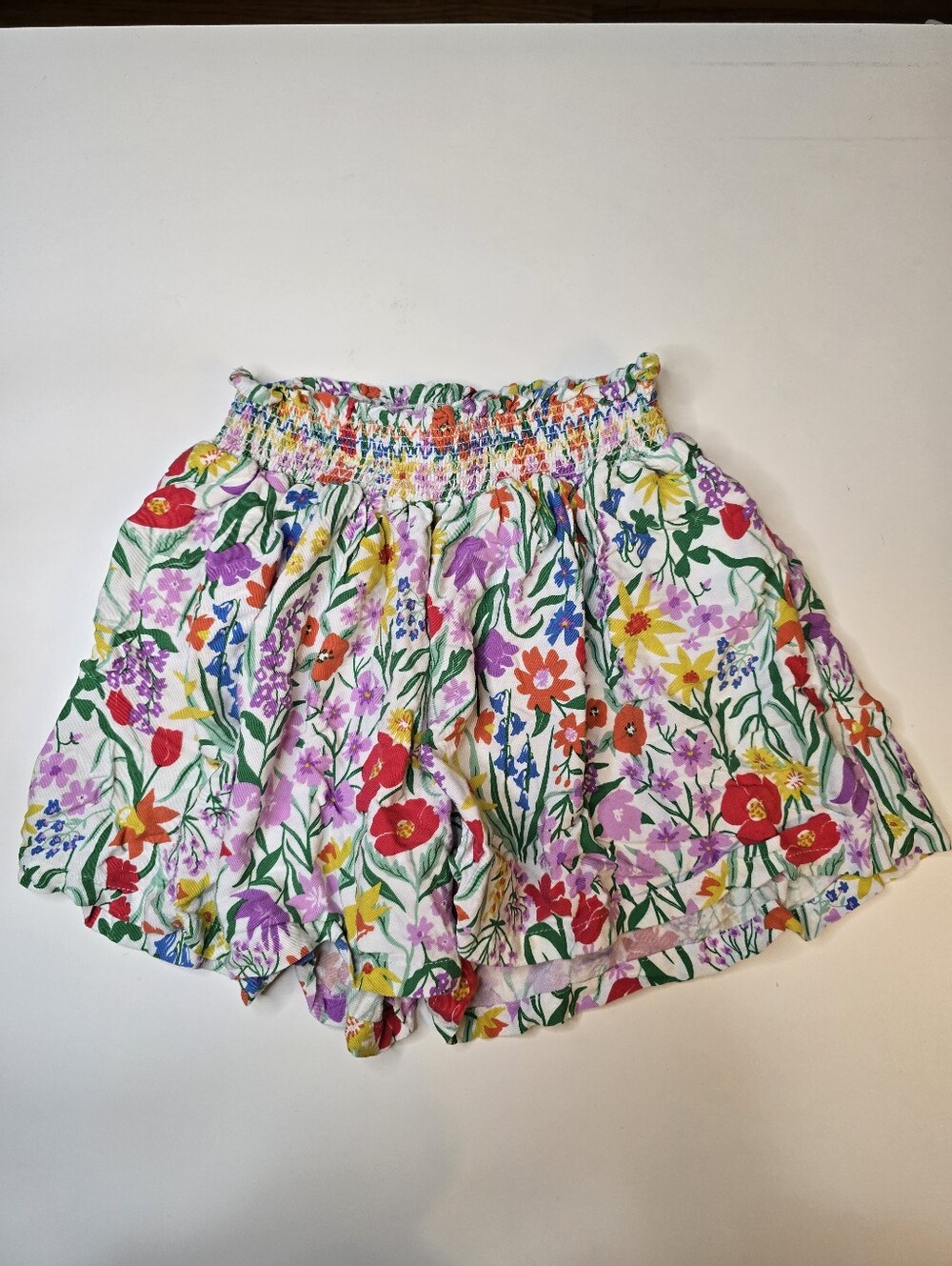 Boden Floral Smocked Waist Shorts - White with Multicolor Floral Print